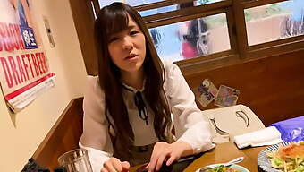 Japansk Tjej Mashiro Upplever Sin Första Hardcore-Video.