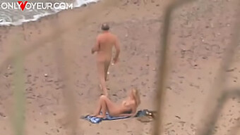 La Sextape Publique De Vac Ov: Le Point De Vue D'Un Voyeur De Plage