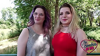 Malicia Et Matylde, Deux Lesbiennes Françaises Se Livrent À Des Jeux Lesbiens Coquins