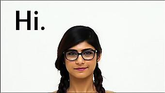 Mia Khalifa, La Entusiasta Del Fitness, Muestra Su Tonificado Físico Árabe En Un Revelador Primer Plano