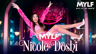 Nicole Love的古怪一面:看她和donnie Rock一起行动